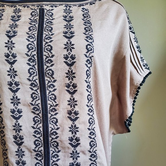 Pleione short sleeve embroidered top Small - Picture 2 of 13